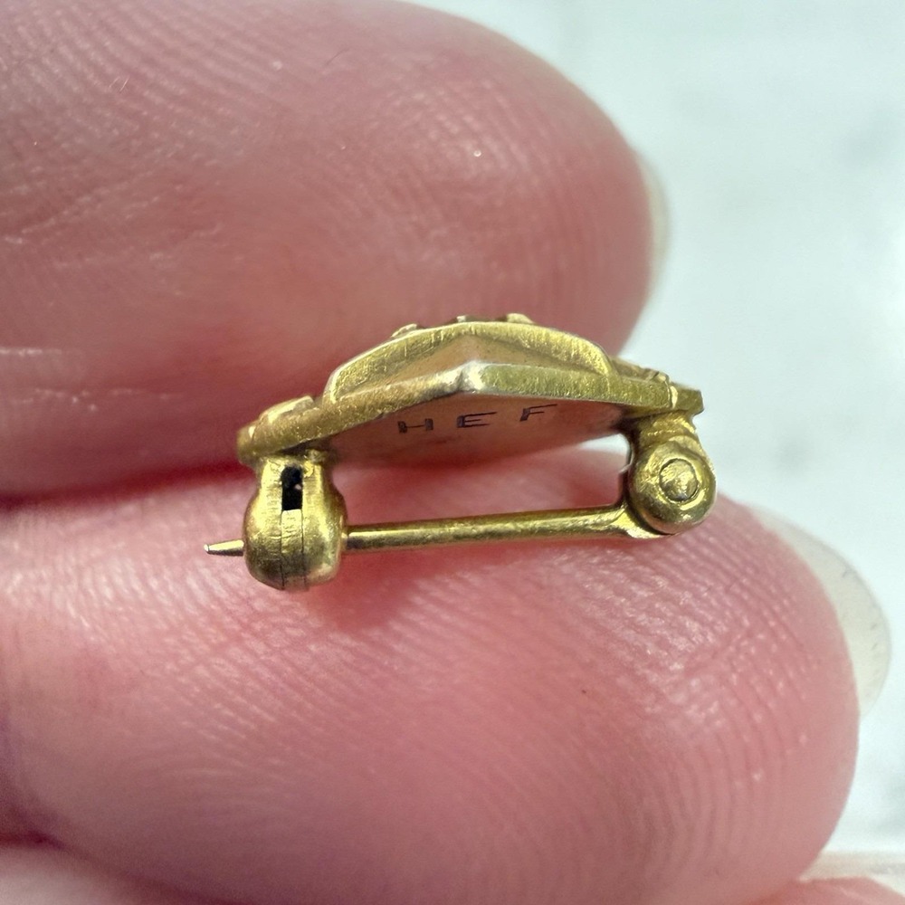 Antique 1916 W High School 10K Yellow Gold Pin Unmarked Tested 1.4 Grams 0.5" - Picture 4 of 8